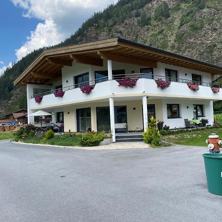 Apart Adlerblick Appartamento Längenfeld Esterno foto